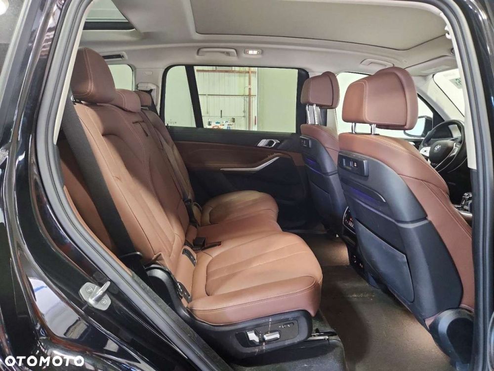 BMW X7 - 10