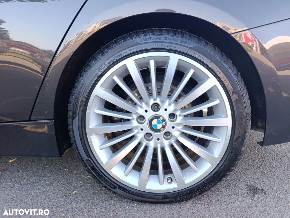 BMW Seria 3 318d Aut. - 11