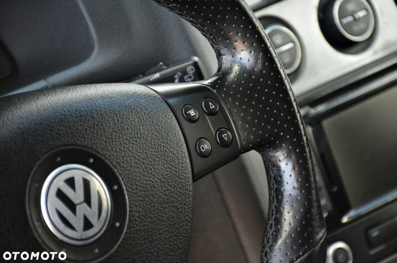 Volkswagen Touran - 16