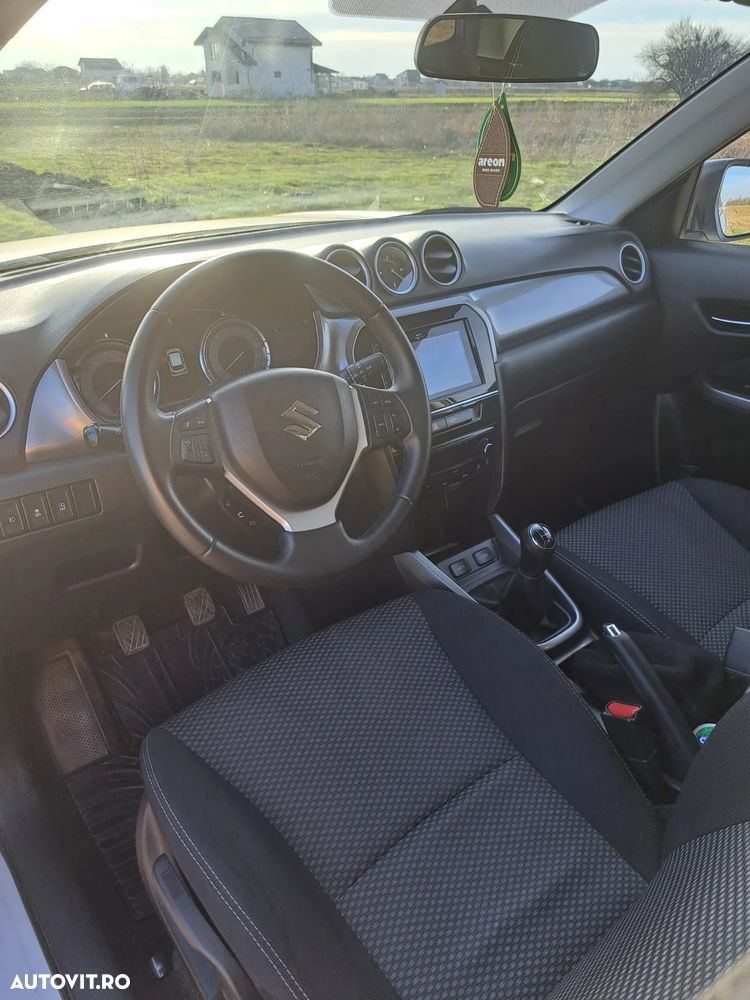 Suzuki Vitara 1.0 Passion - 8