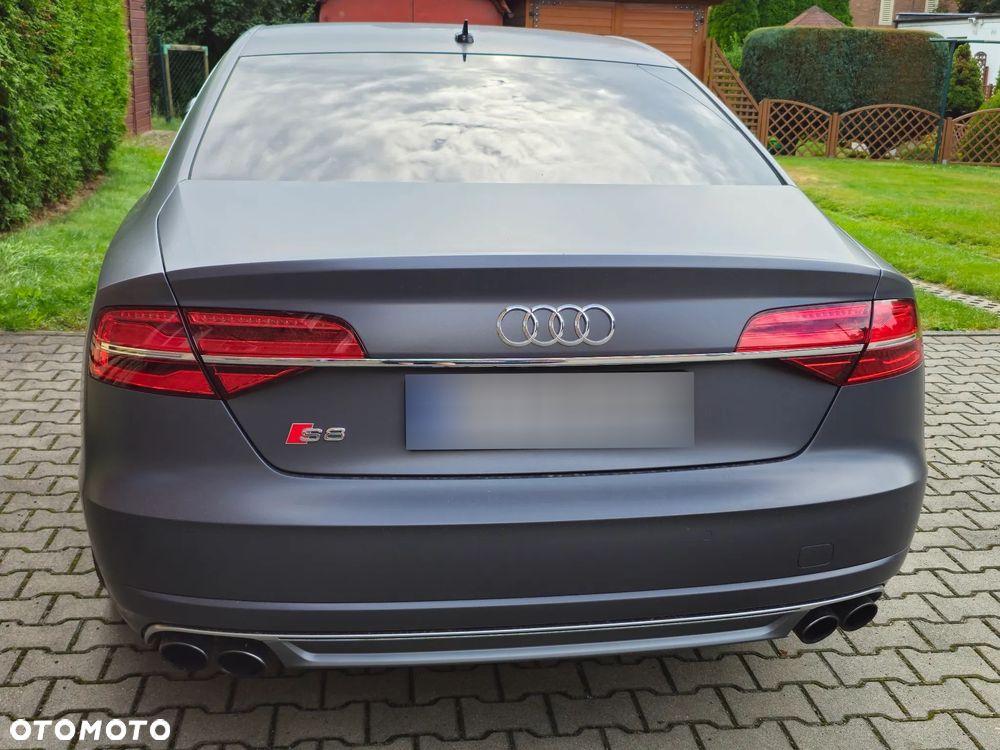 Audi S8 - 6