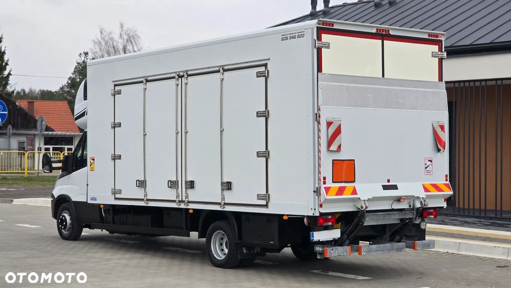 Iveco IVECO DAILY 72C18 3.0 180KM DMC 7200 ❗❗ KONTENER 15 PALET / OTWIERANY BOK / ZABUDOWA SAXAS / WINDA DHOLLANDIA 1000KG / NOWY TACHOGRAF / HI-MATIC / ZAWIESZENIE PNEUMATYCZNE AIR-PRO / RADAR  / ADR / SERWIS ASO / KABINA SYPIALNIA / ROZSTAW OSI 5.10 / ŁADOWNOŚĆ 3200KG / LAWETA / CHŁODNIA / RAMA❗❗ JAK NOWY❗❗ - 16