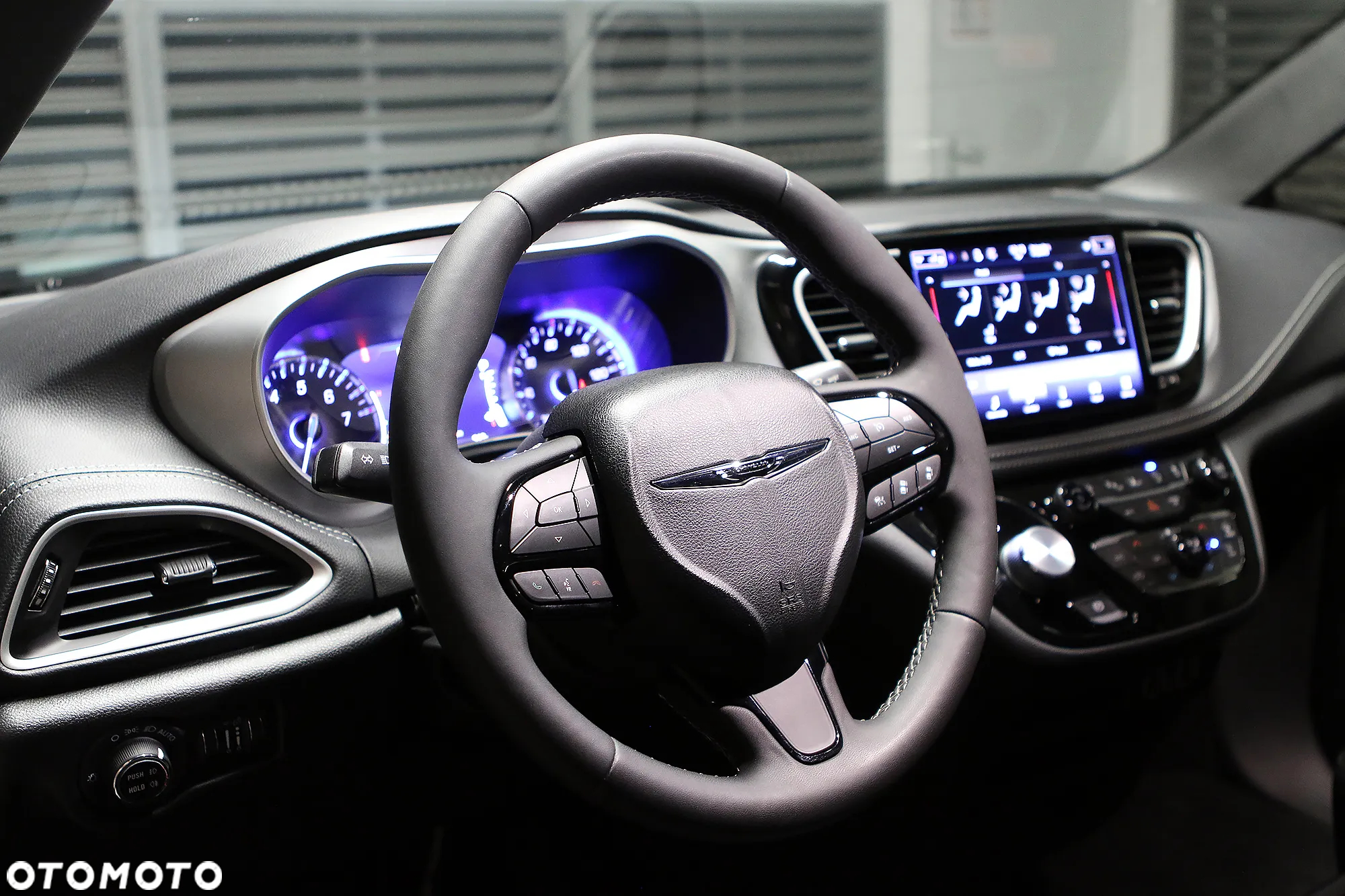 Chrysler Pacifica - 14
