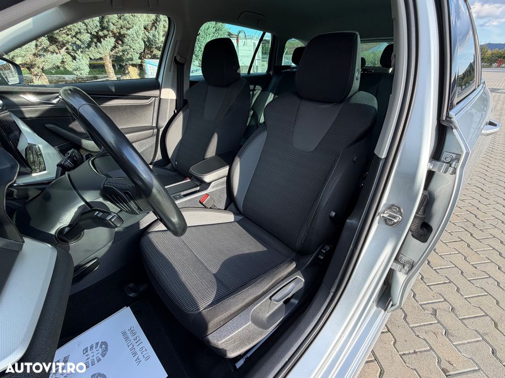 Skoda Octavia 2.0 TDI STYLE DSG - 22