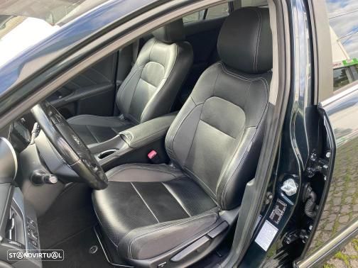 Toyota Avensis Touring Sports 1.6 D-4D Luxury+GPS - 16