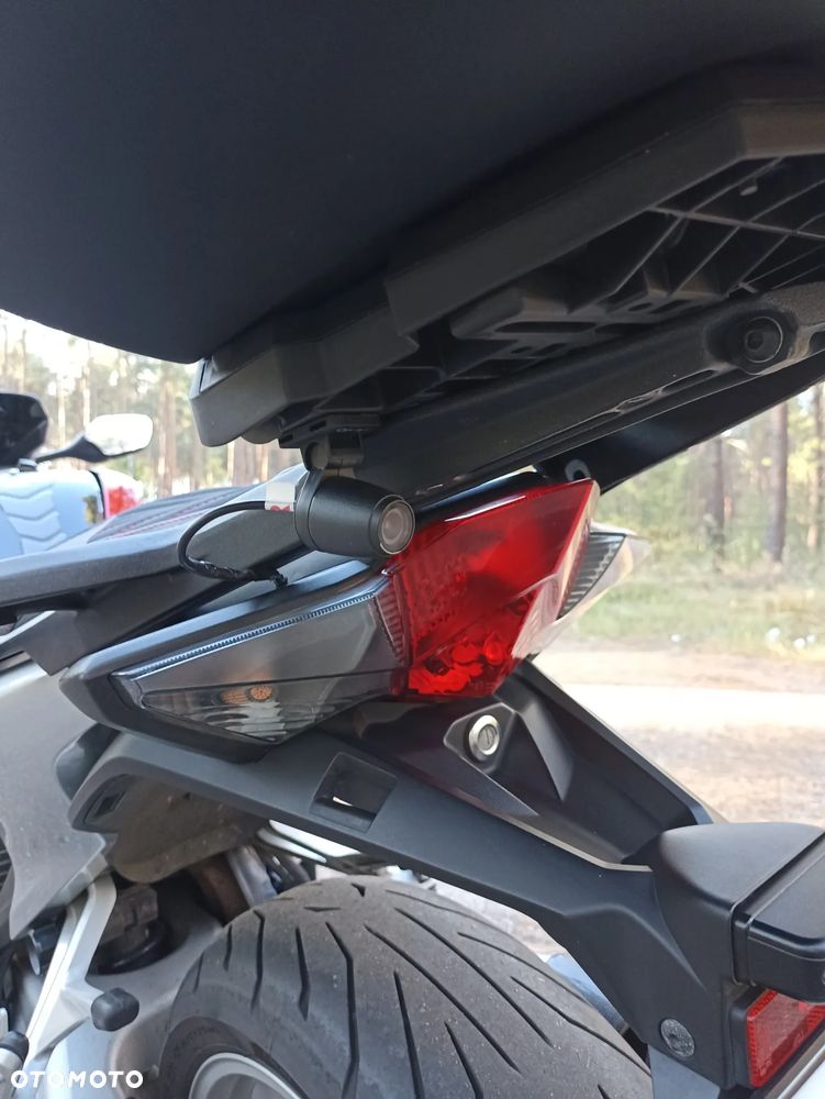 Honda VFR - 21