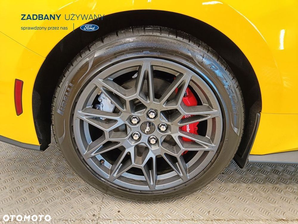 Ford Mustang Fastback 24 - 33