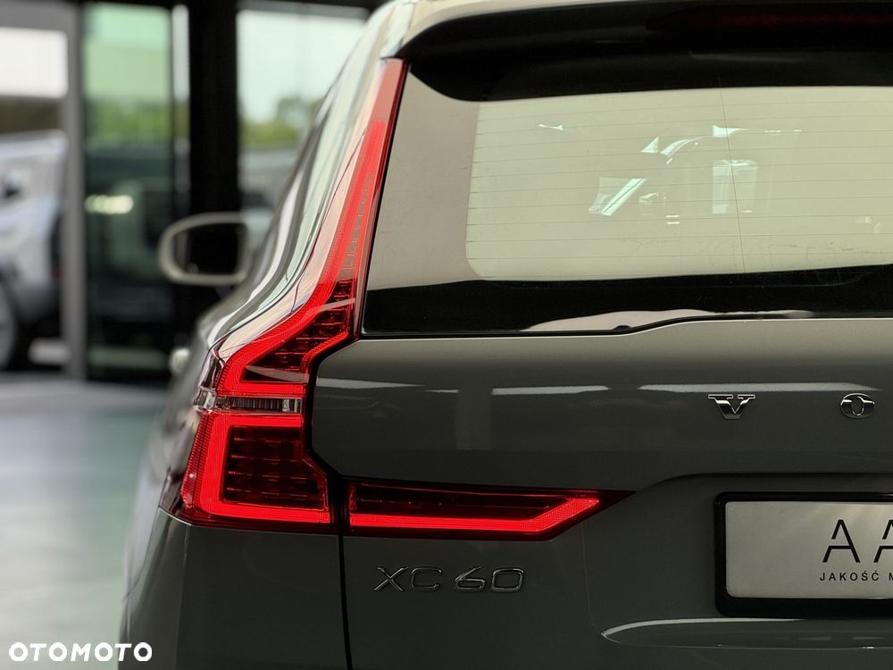 Volvo XC 60 B4 B Essential - 39
