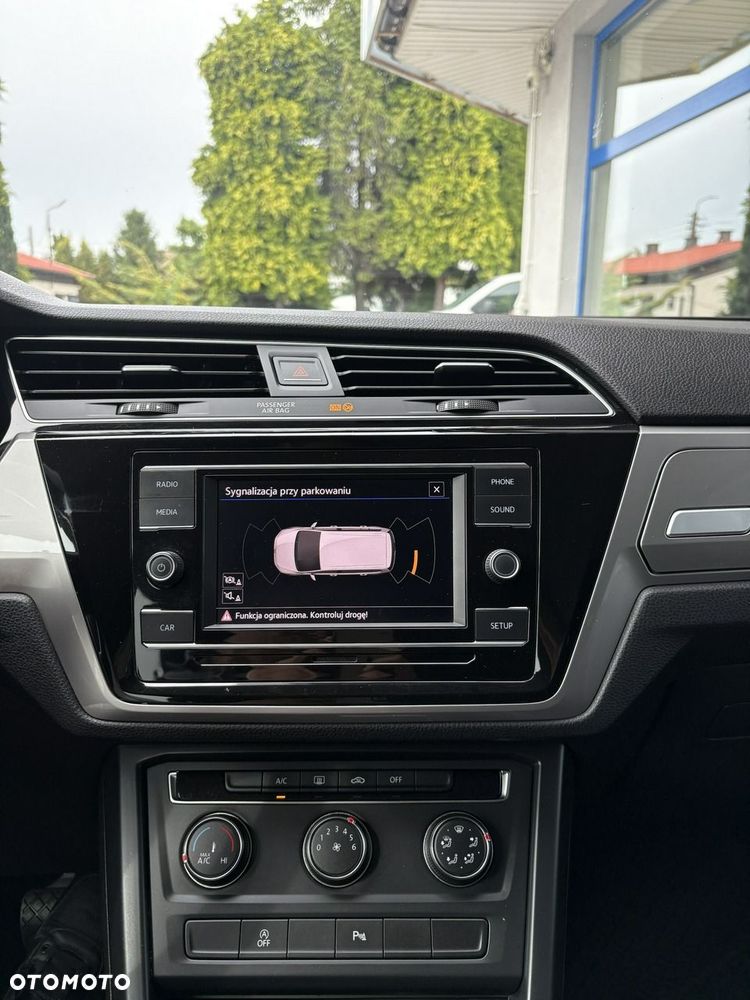 Volkswagen Touran - 21
