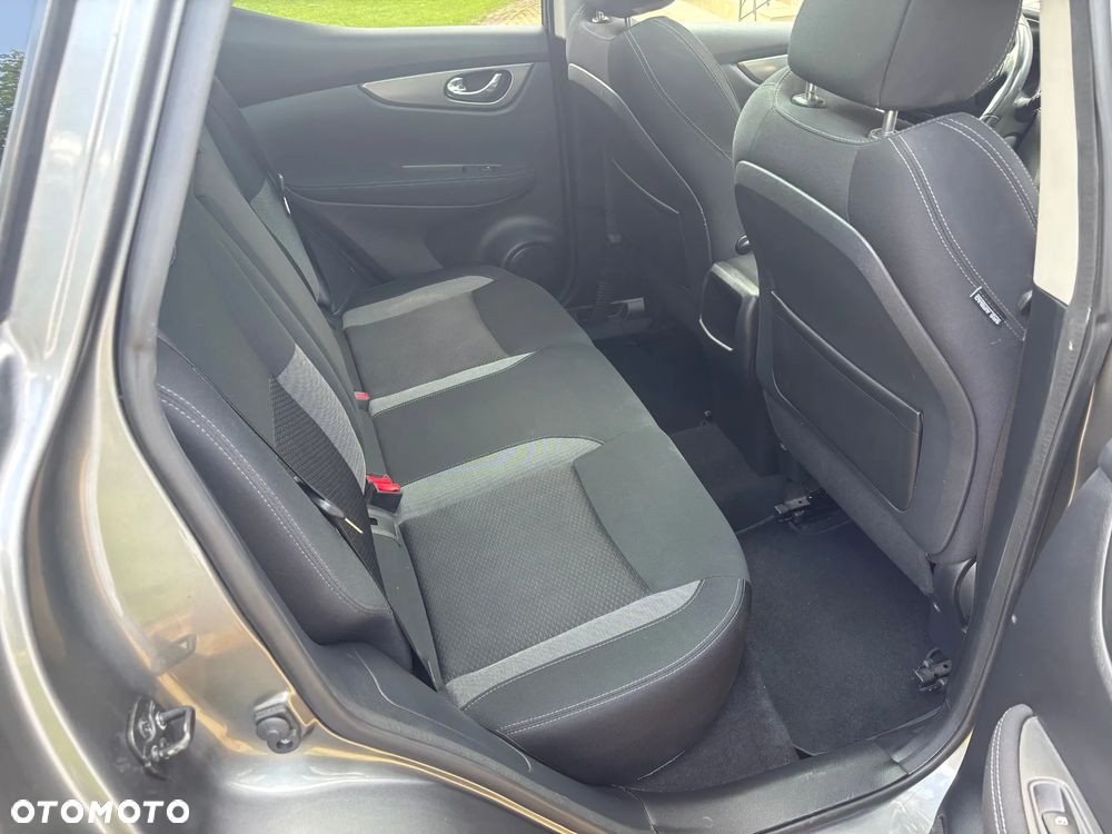 Nissan Qashqai 1.2 DIG-T N-Connecta EU6 - 16