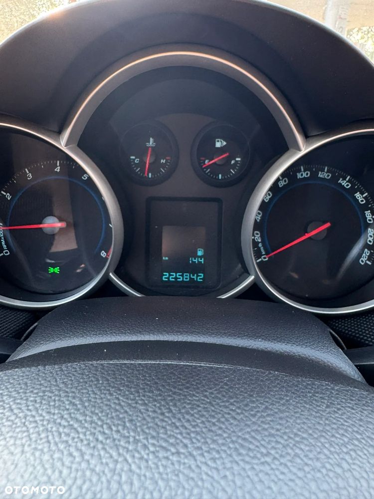 Chevrolet Cruze 1.6 LT - 10