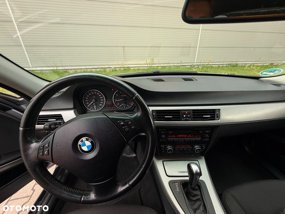 BMW Seria 3 - 34