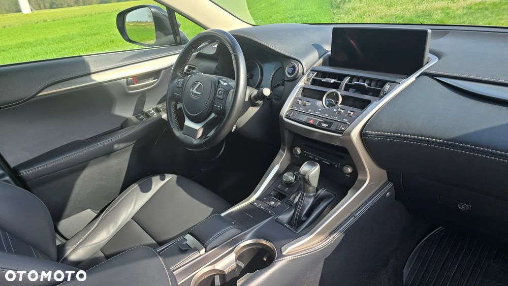 Lexus NX 300h F Impression AWD - 9