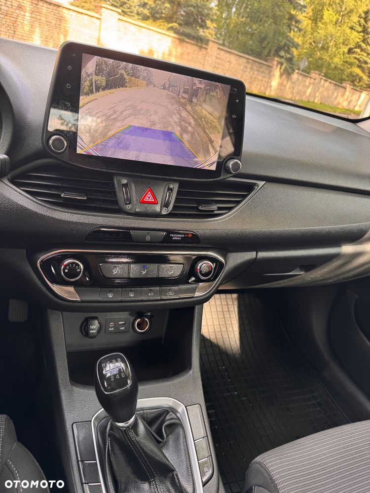 Hyundai i30 1.4 Premiere Comfort - 23
