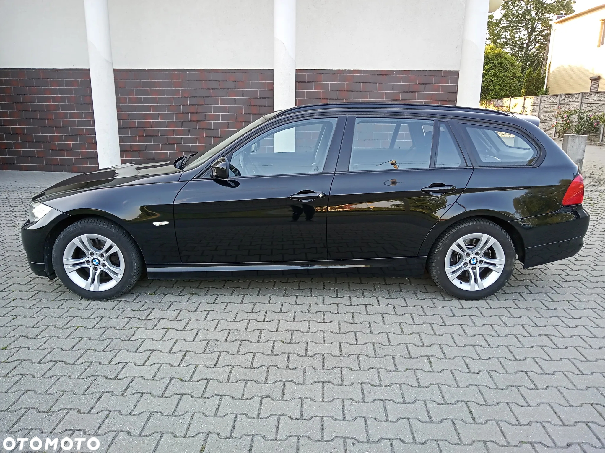 BMW Seria 3 318d DPF Touring - 6
