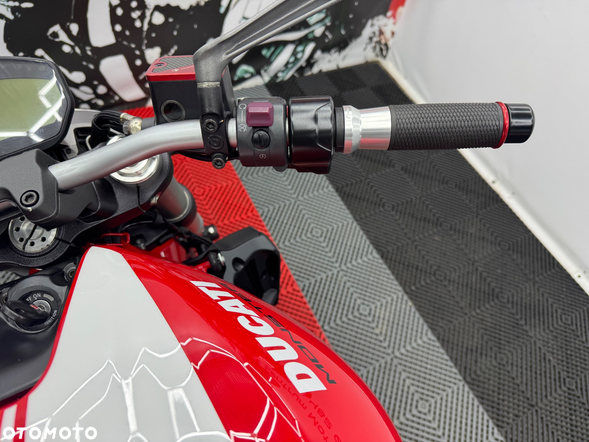 Ducati Monster - 26