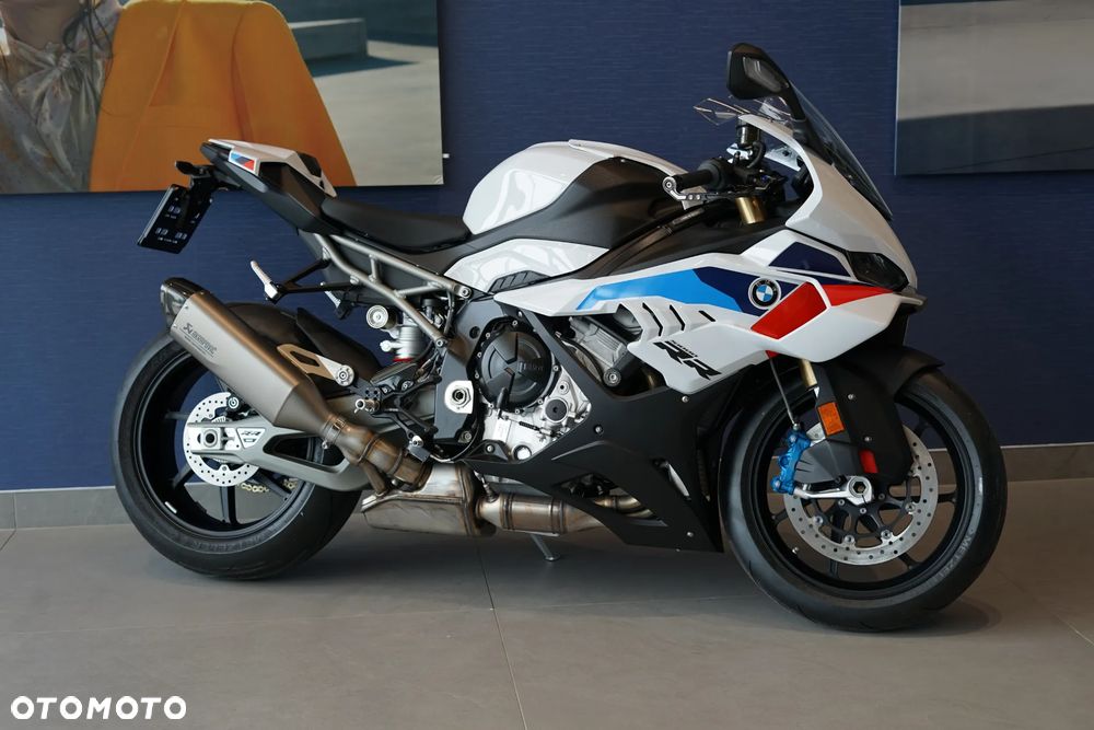 BMW S - 1