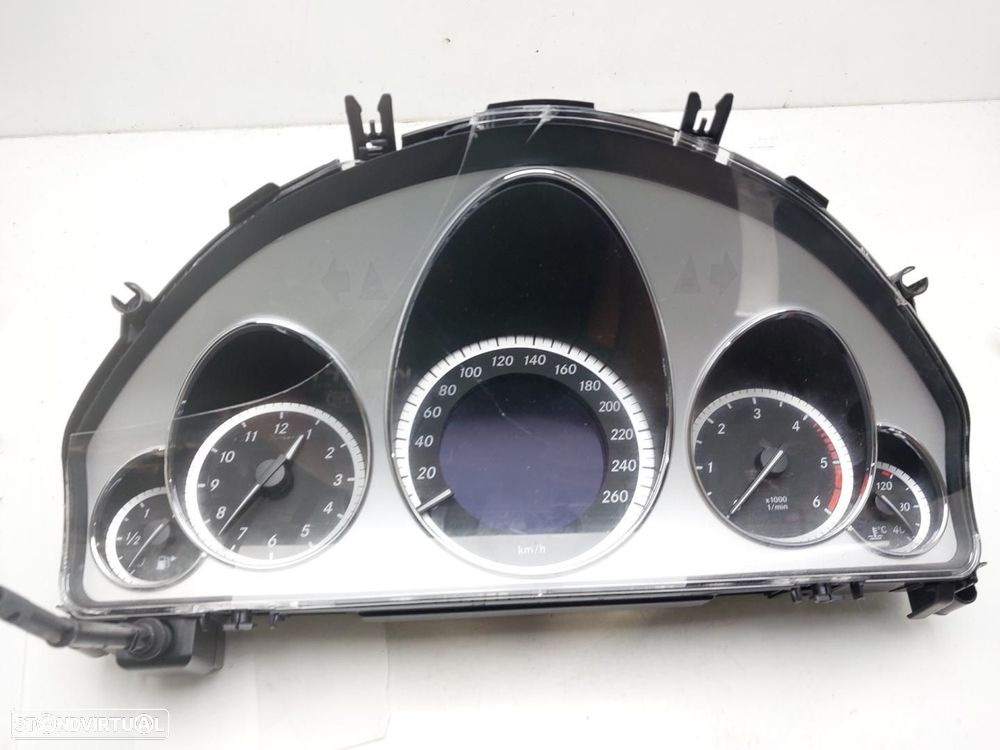 QUADRANTE MERCEDES-BENZ CLASE - 1