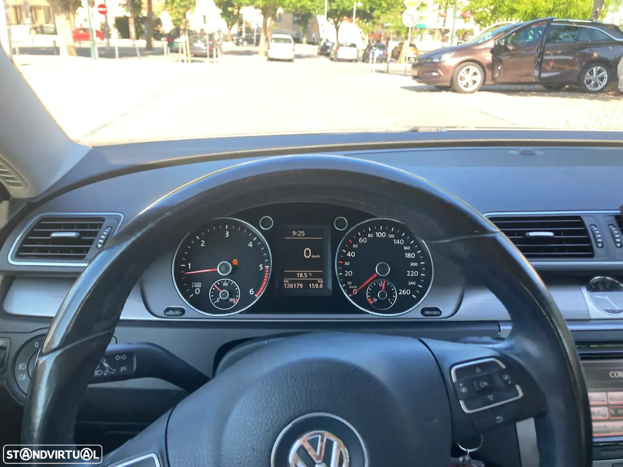 VW Passat 1.6 TDI BlueMotion - 9