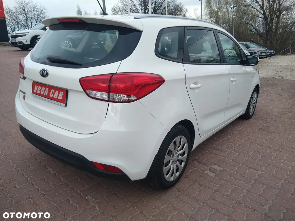 Kia Carens - 21