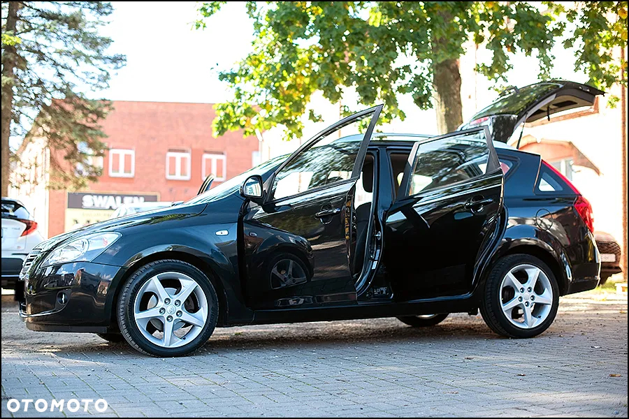 Kia Ceed - 13