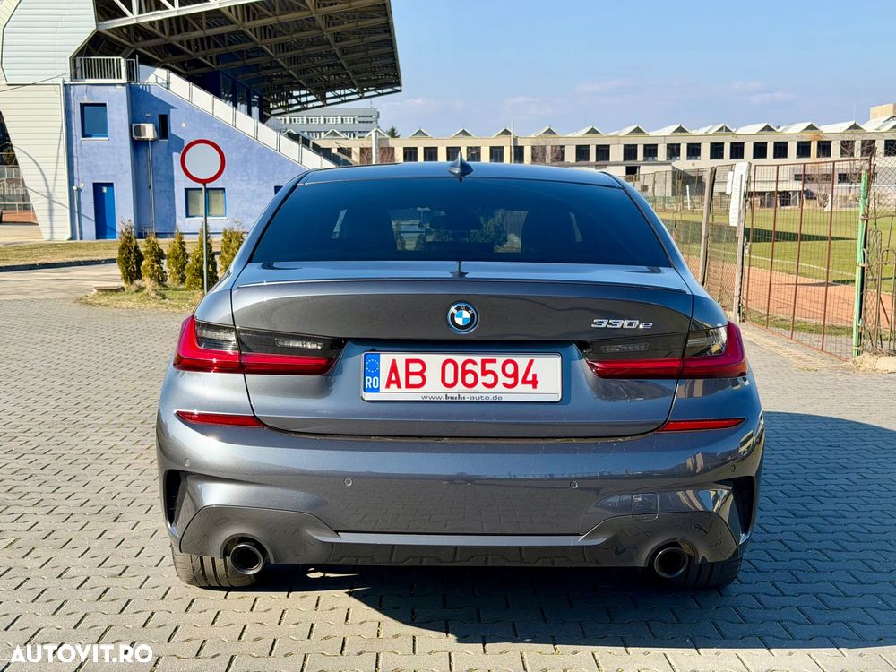 BMW Seria 3 330e Aut. M Sport - 7