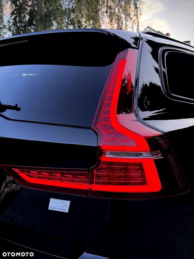 Volvo V60 T6 AWD Plug-In Hybrid Plus Dark - 21