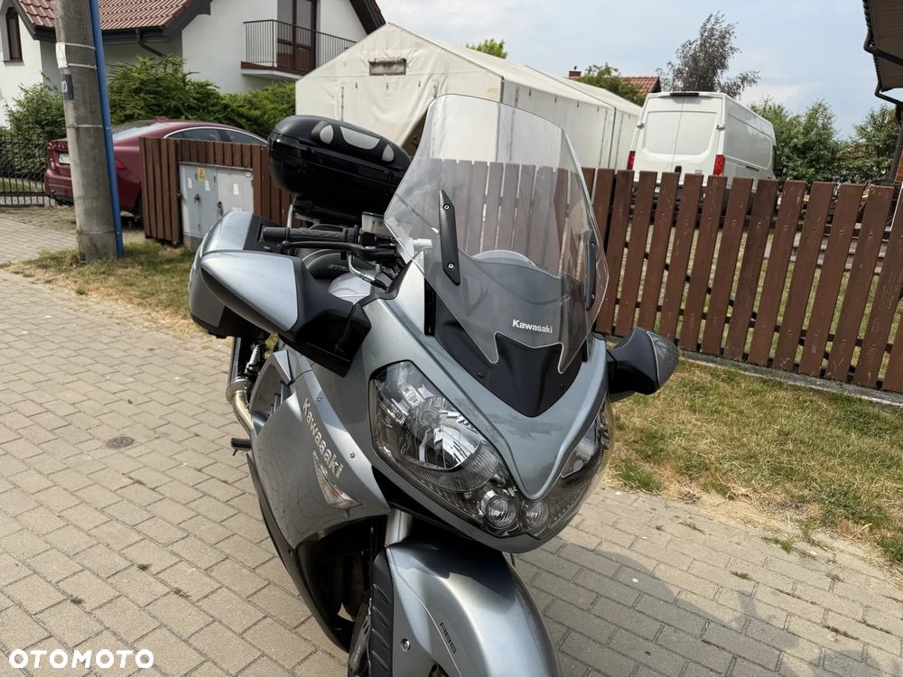Kawasaki GTR - 12