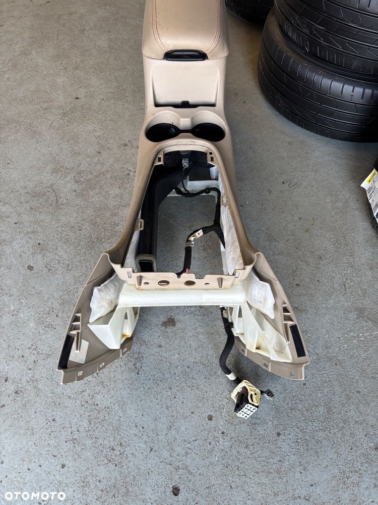 JEEP CHEROKEE KL LIFT 2019- TUNEL SRODKOWY PODŁOKIETNIK - 6