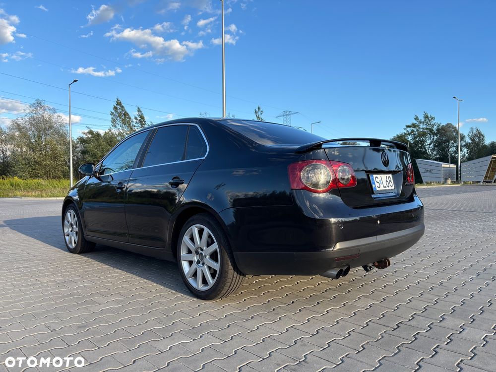Volkswagen Jetta 1.9 TDI Comfortline - 5