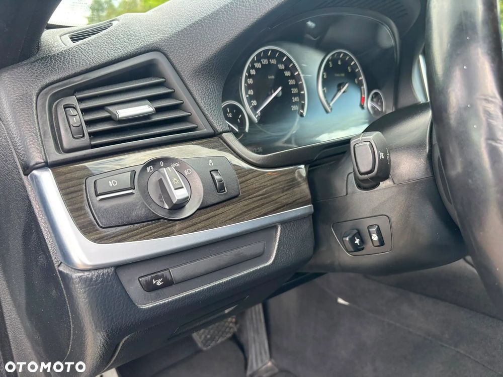 BMW Seria 5 535i xDrive Luxury Line - 22