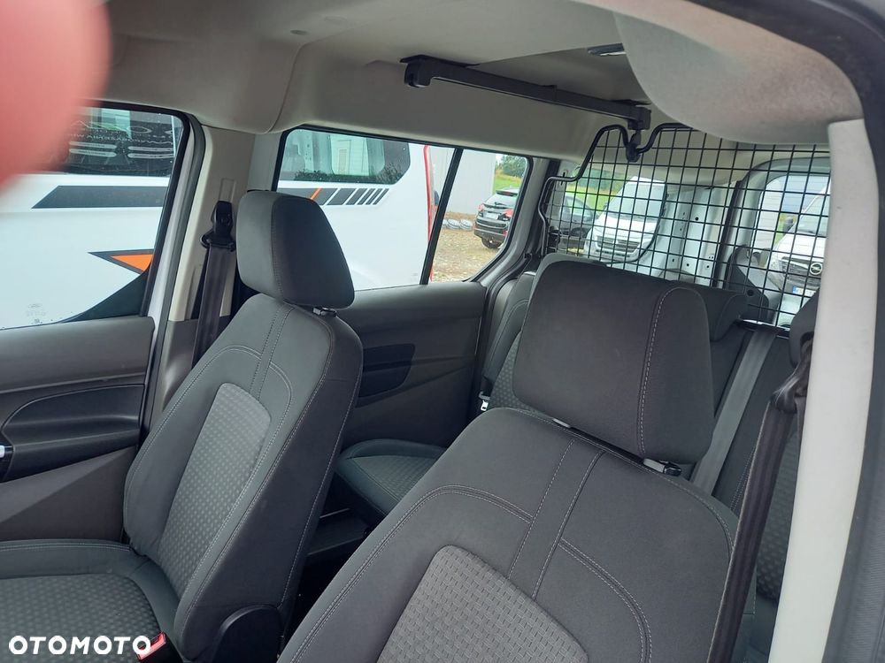 Ford Transit Connect - 11