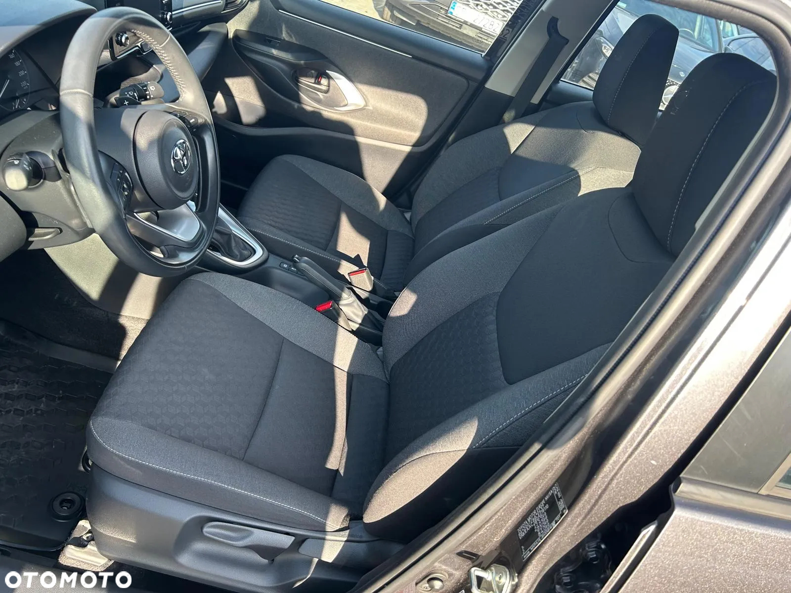 Toyota Yaris 1.5 Comfort CVT - 12