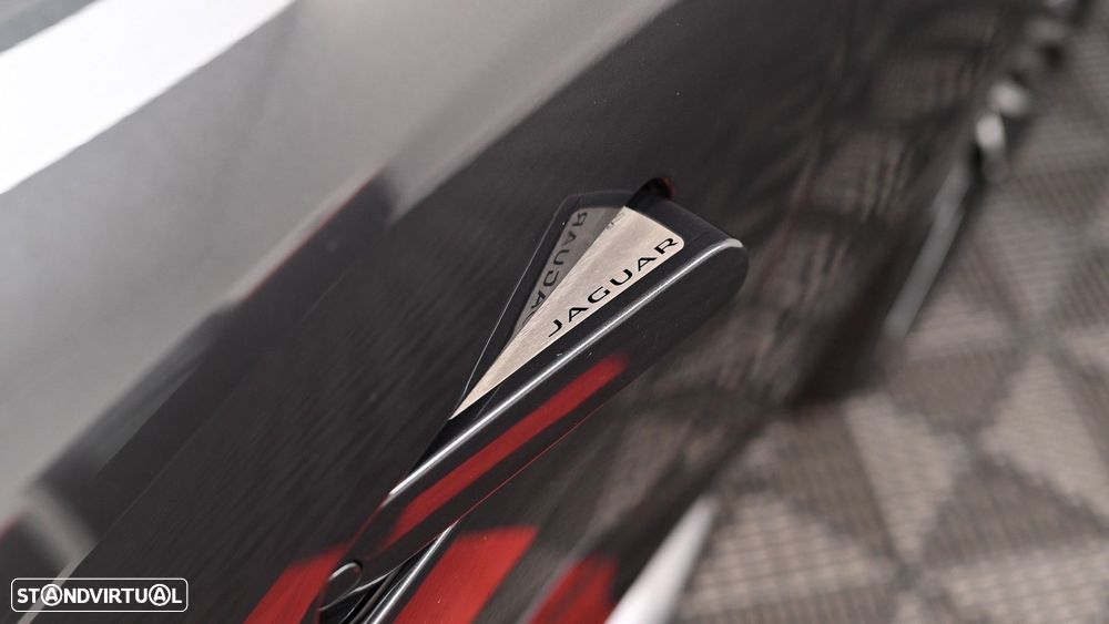 Jaguar F-Type 2.0 i4 Chequered Flag - 11