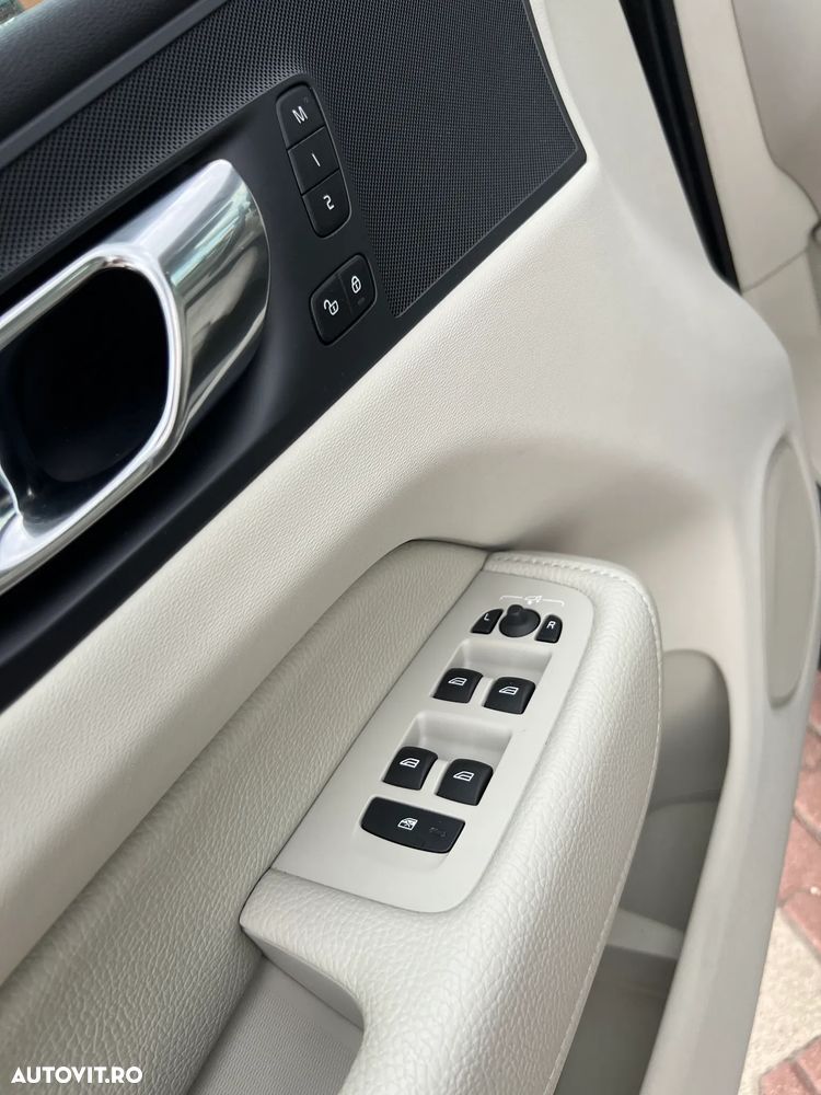 VOLVO XC60 2019 — imagine 11