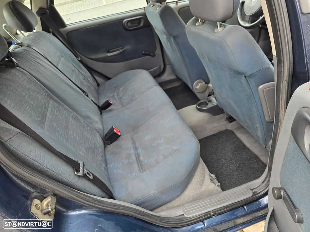 Opel Corsa 1.7 DTi 16V Confort - 5