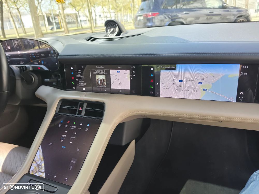 Porsche Taycan 4S - 9