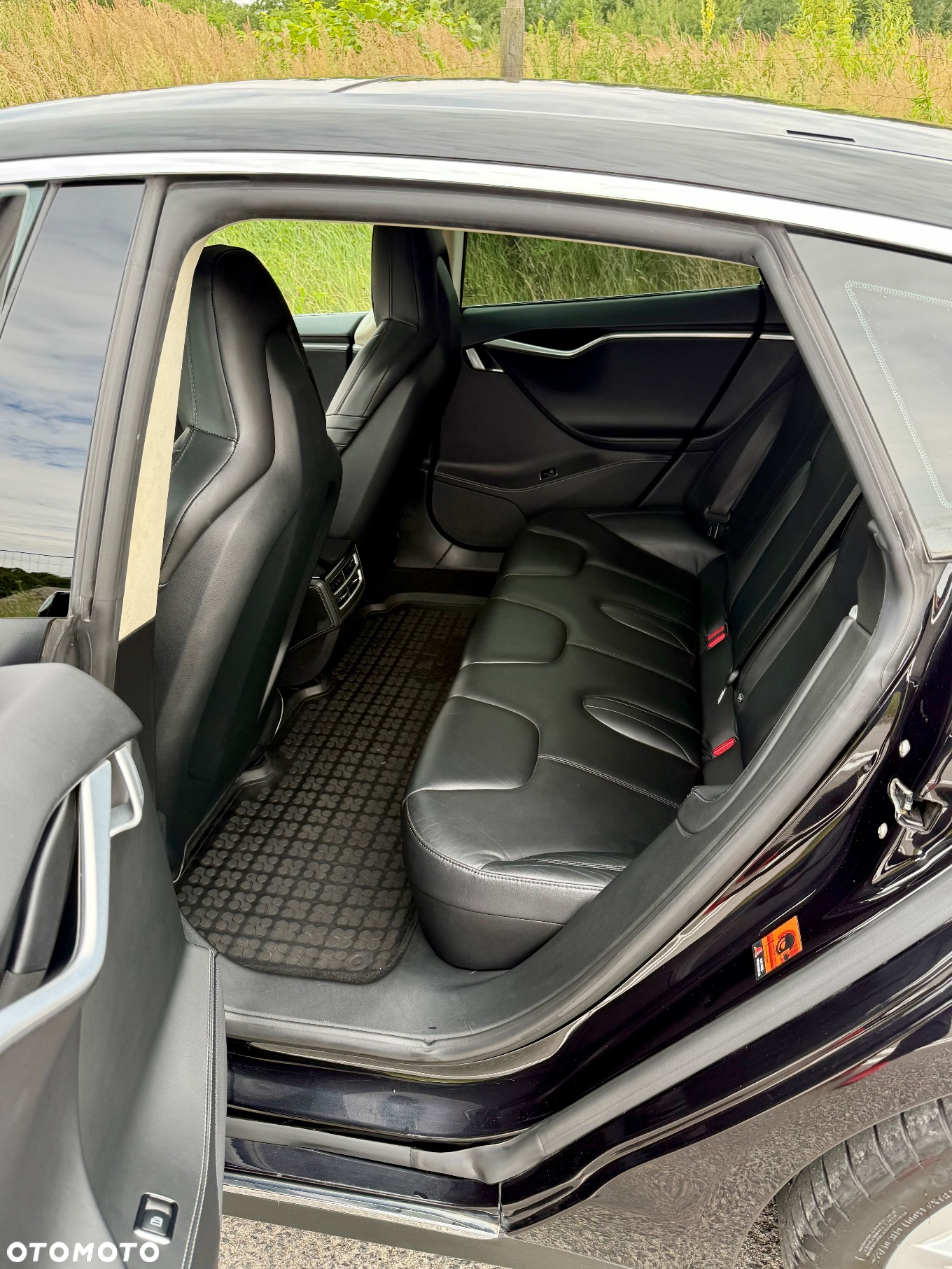 Tesla Model S 85 D - 14