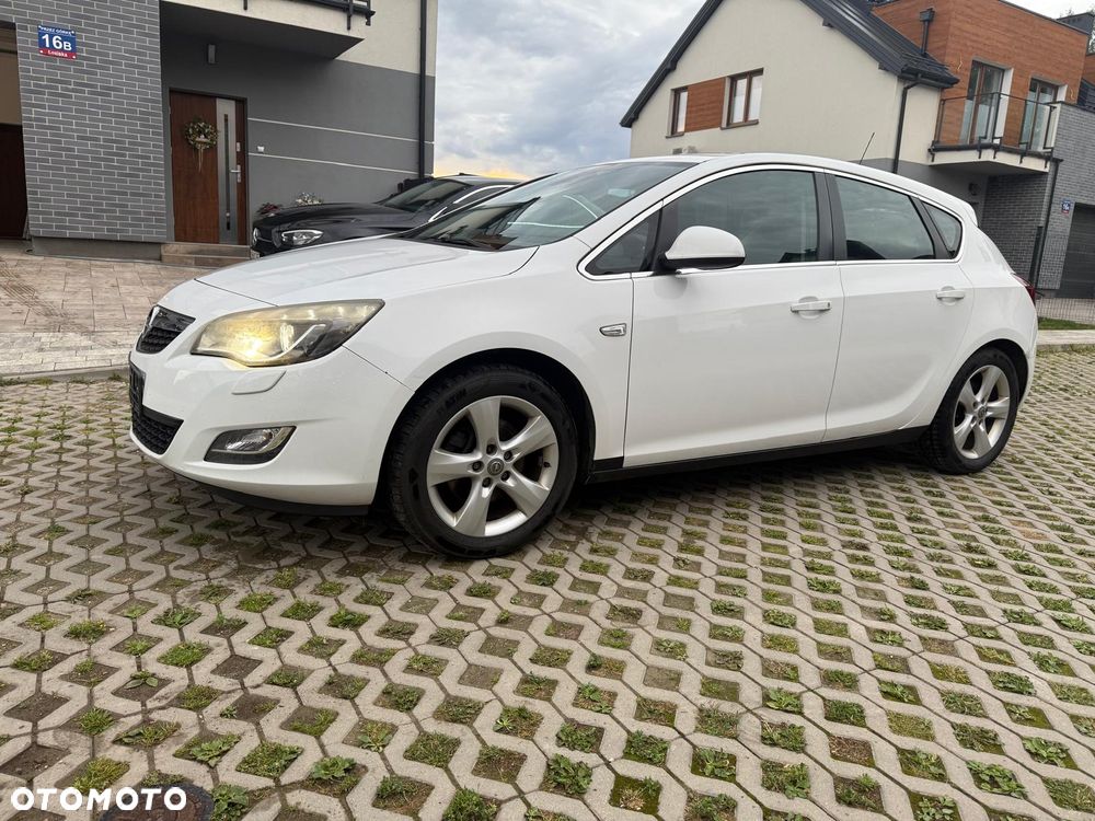 Opel Astra 2.0 CDTI Cosmo - 25