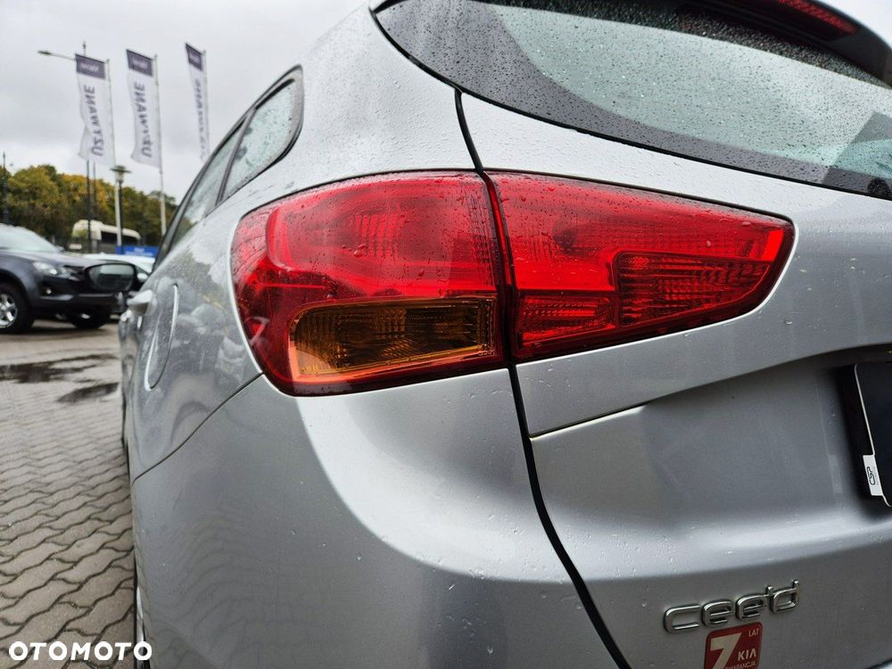 Kia Ceed - 25