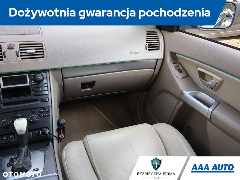 Volvo XC 90 - 9