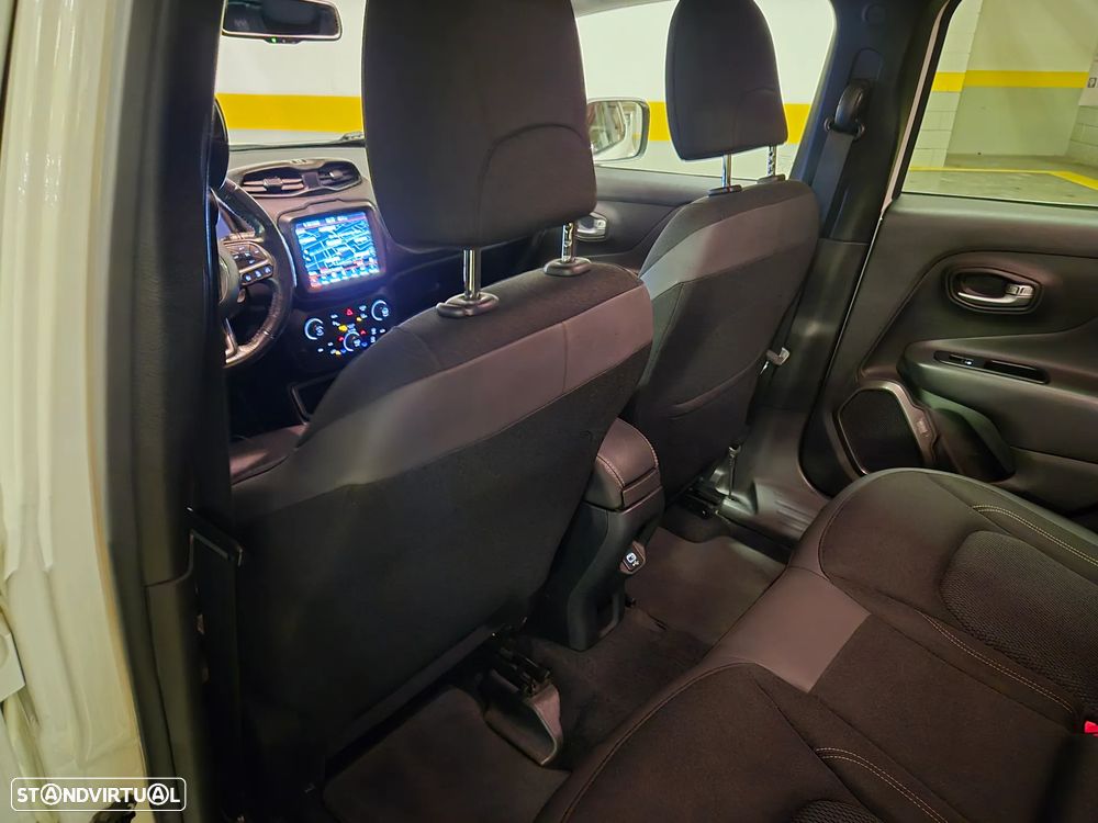 Jeep Renegade 1.6 MJD Sport - 28