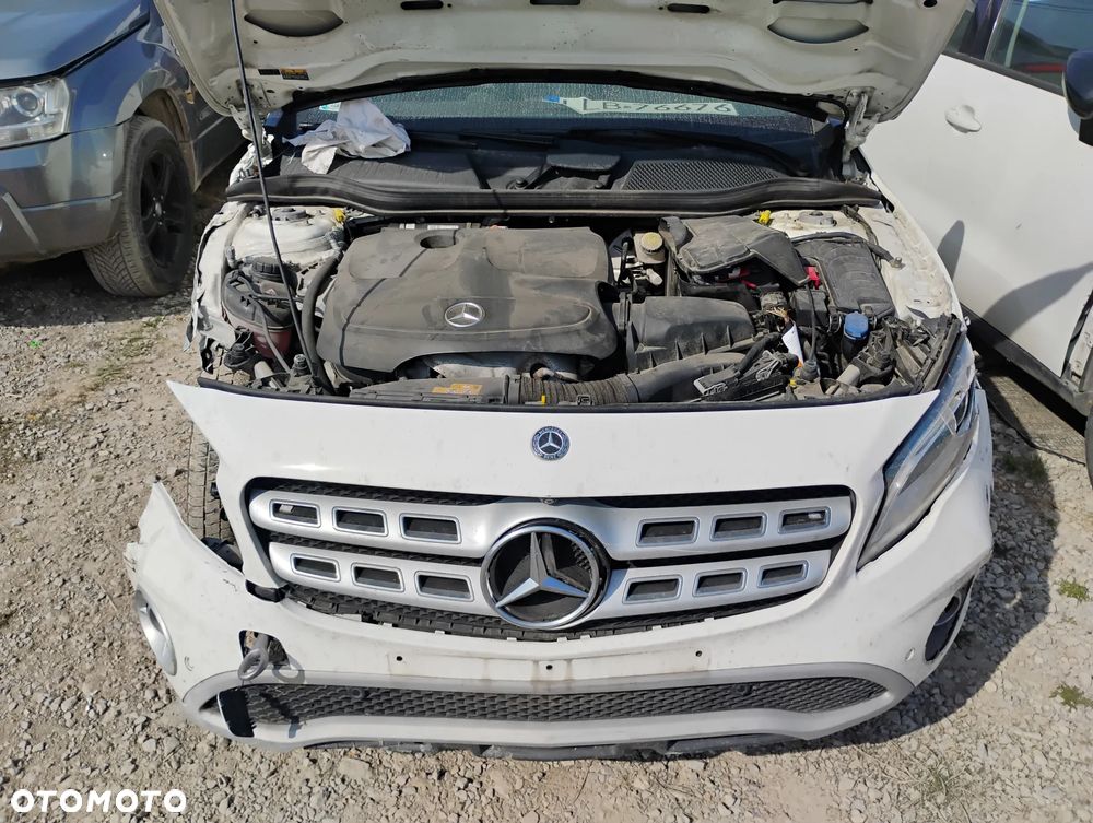 Mercedes-Benz GLA - 5