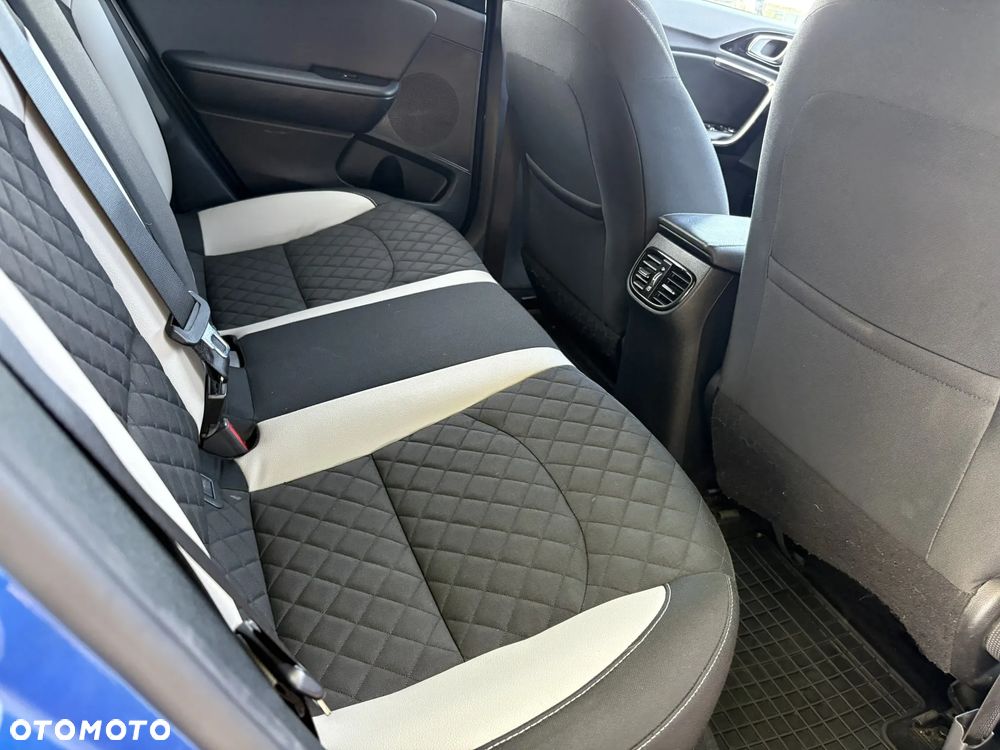 Kia ProCeed 1.4 T-GDI GT Line DCT - 25
