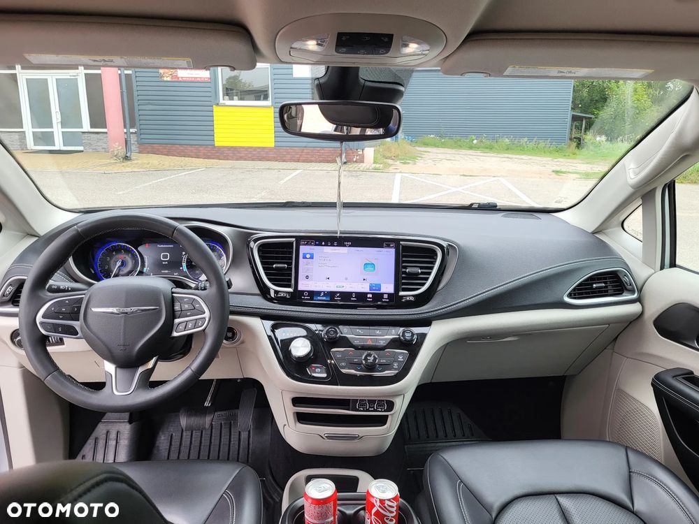 Chrysler Pacifica - 5