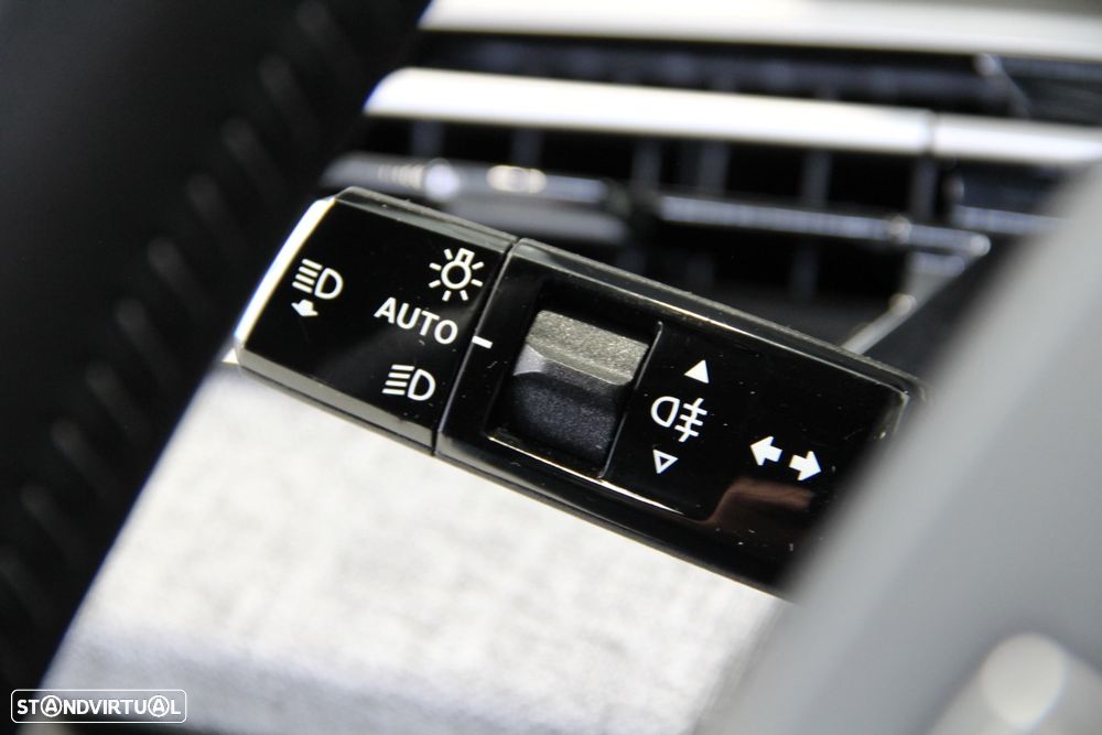 Peugeot 3008 1.2 Hybrid Allure e-DCS6 - 12