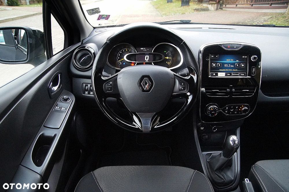 Renault Clio 1.2 16V 75 Experience - 12