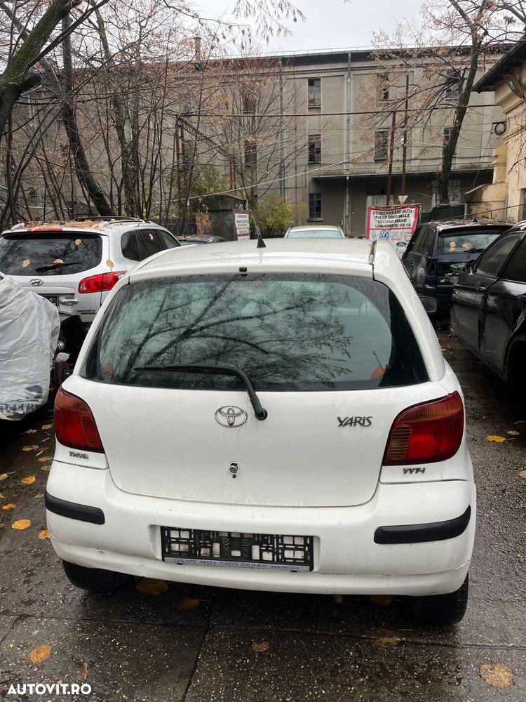 Dezmembrez Toyota Yaris alb benzina 2005 VVT-I - 7