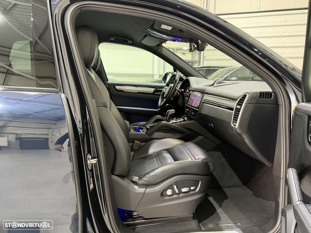 Porsche Cayenne E-Hybrid - 38