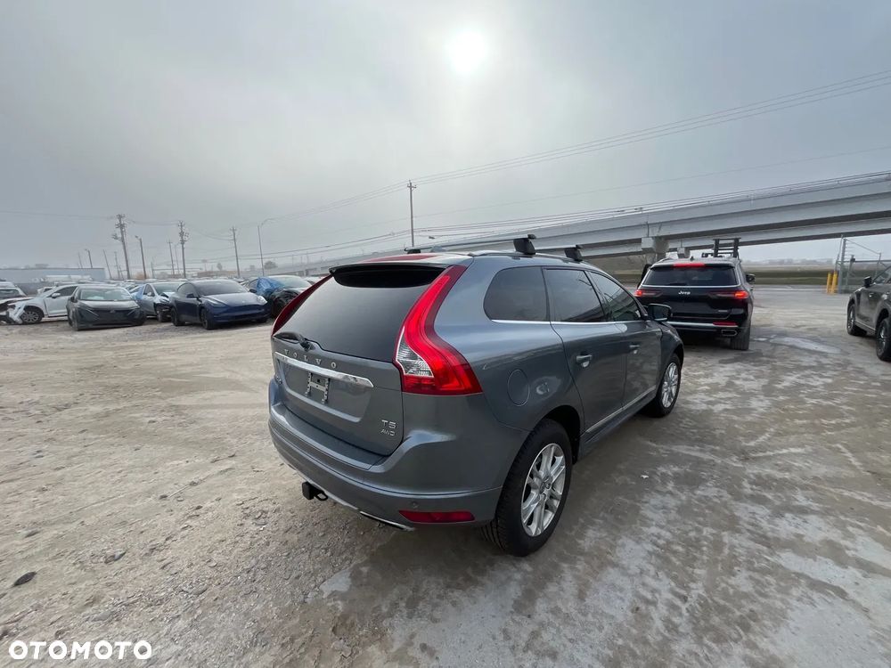 Volvo XC 60 T5 AWD Momentum - 7